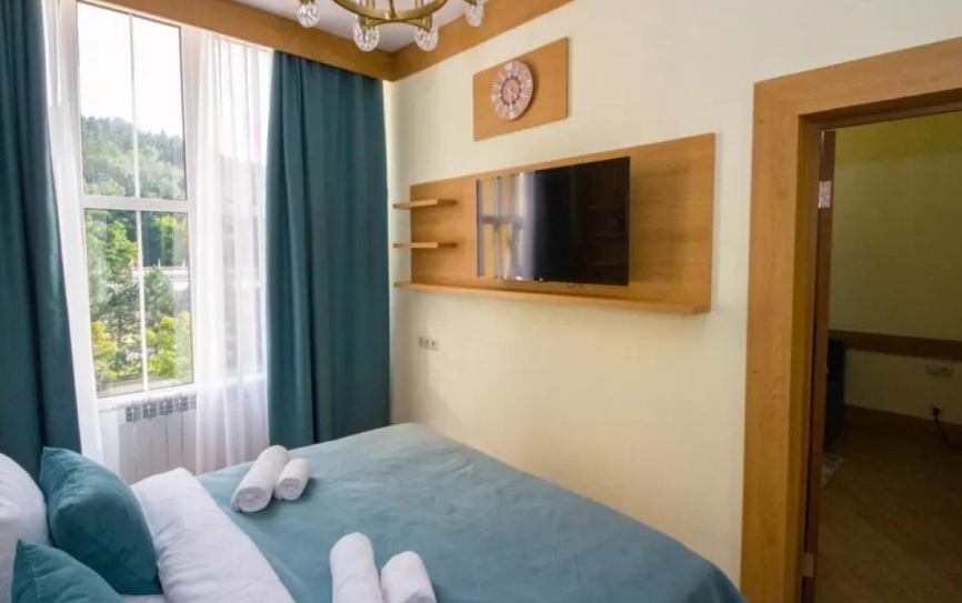 Люкс 2-местный 2-комнатный б/балкона *  - 2