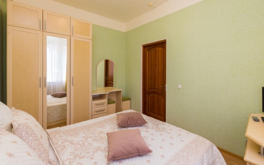 Люкс 2-местный 2-комнатный Люкс (Л2м2к) *  - 2