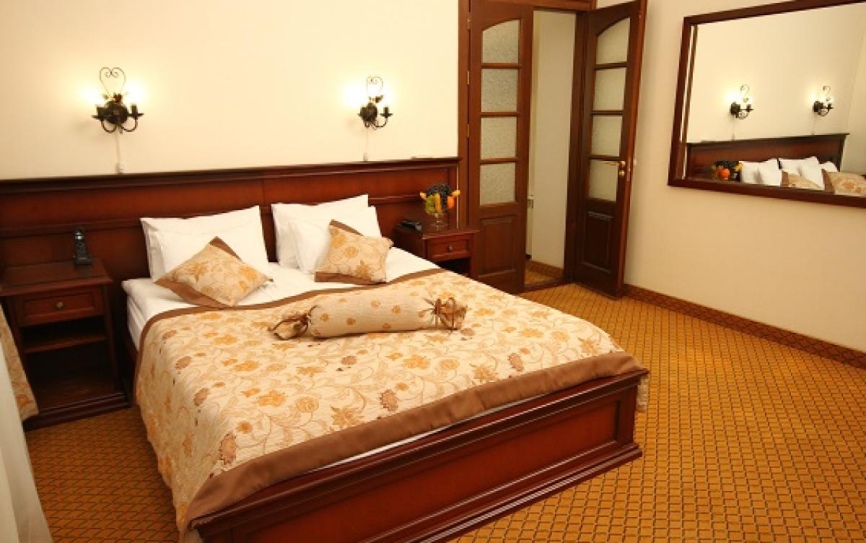 Люкс Luxe в корпусе Б (№1,3,8,11) - двуспальная кровать *  - 1