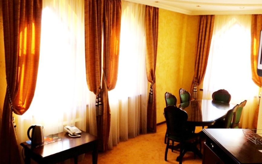 Люкс 2-местный 3-комнатный *  - 2