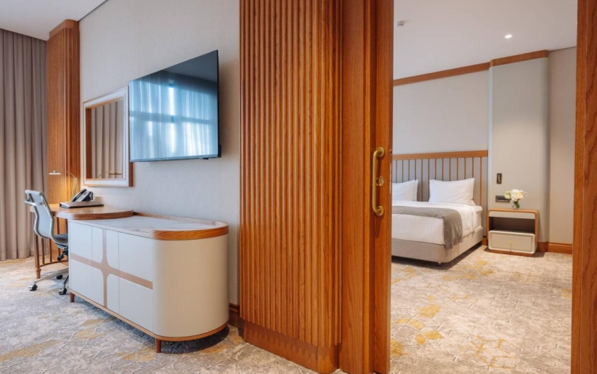 Люкс 2-местн 2-комн 84 кв.м *  - 2