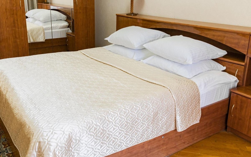 Люкс 2-местный 2-комнатный люкс *  - 1