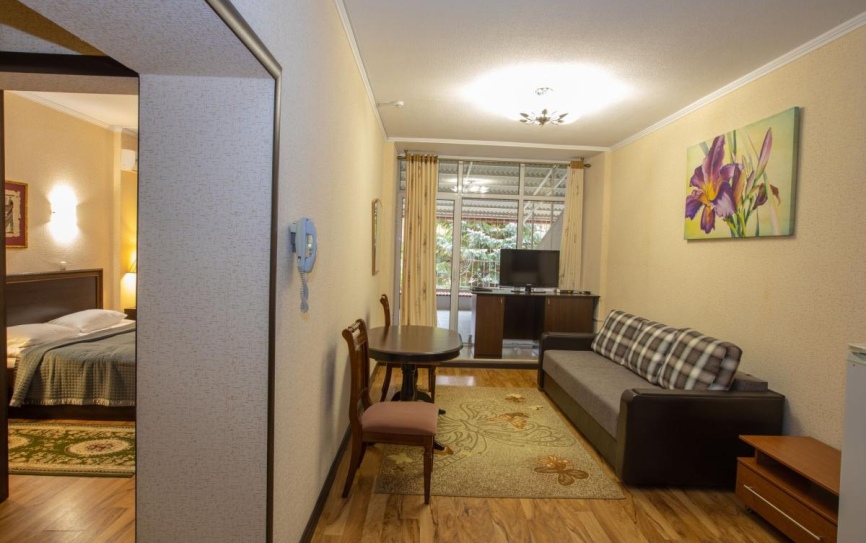 1 категория стандартный семейный 2-комнатный *  - 3