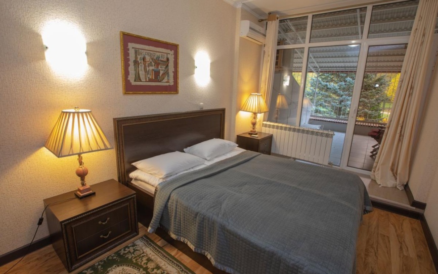 1 категория стандартный семейный 2-комнатный *  - 1