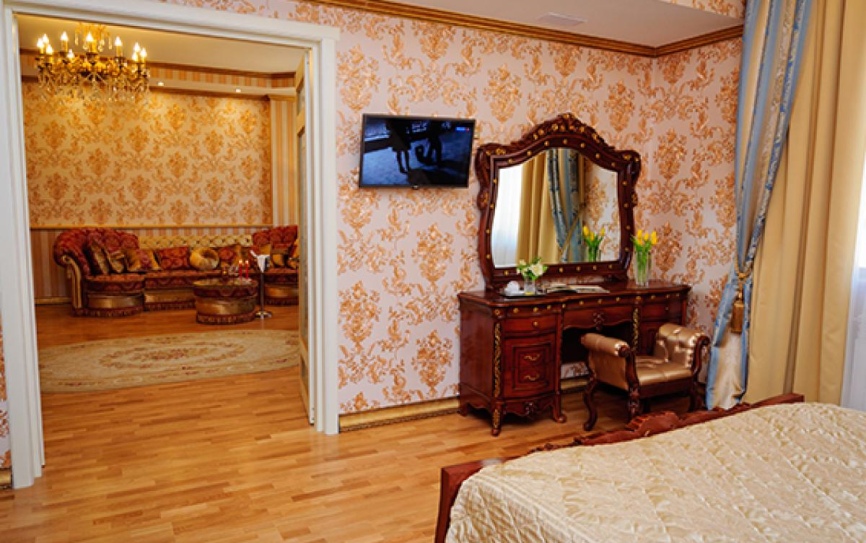 Люкс Королевский 2-местный 2-комнатный *  - 2