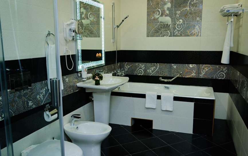 Люкс Золотой 3-комнатный 4-местный с кухней *  - 2