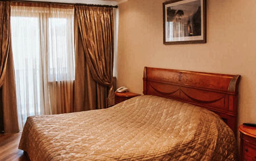 Апартаменты  2-местный 2-комнатный  *  - 1