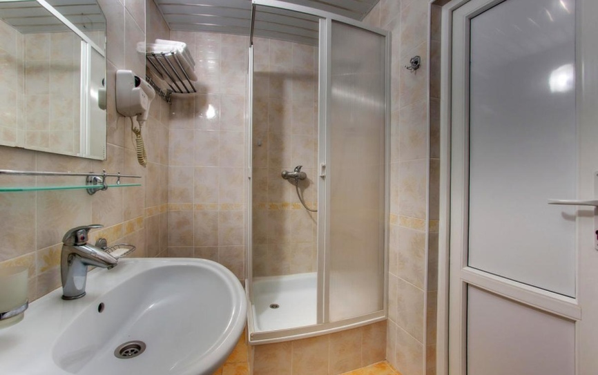 1 категория 1-местный 1-комнатный  комфорт *  - 3