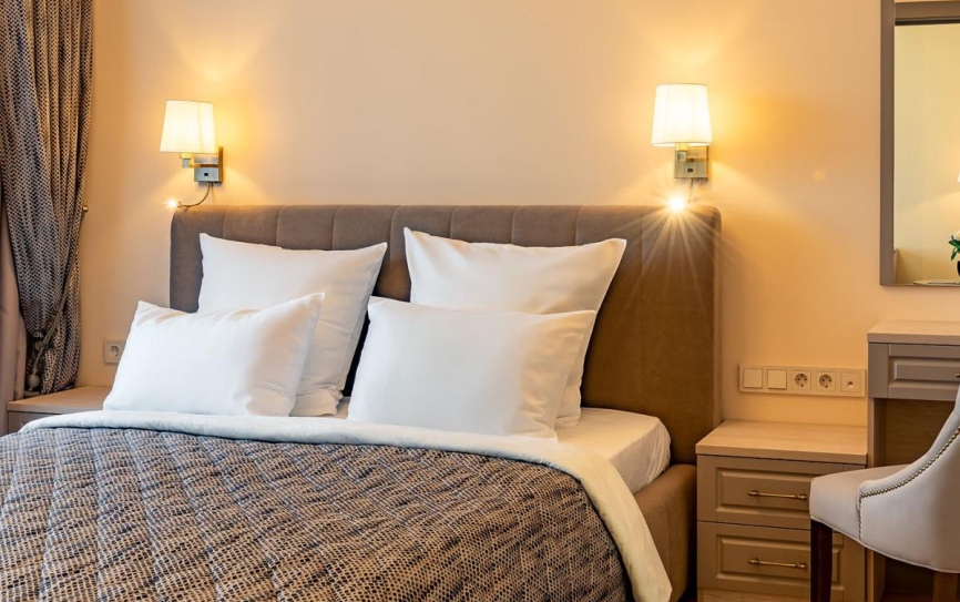 Люкс  2-местный 2 комнатный номер Люкс (после реновации) *  - 2