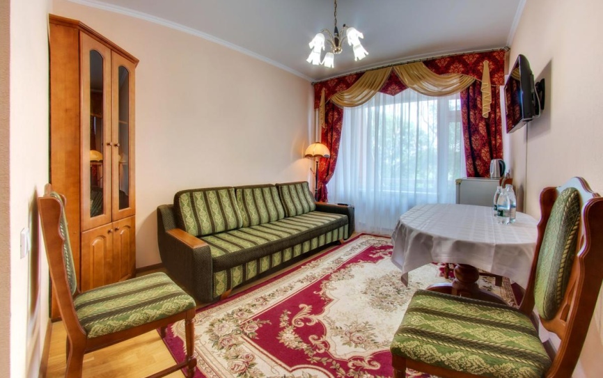 Люкс 2-местный 2 комнатный номер Люкс (до реновации) *  - 3