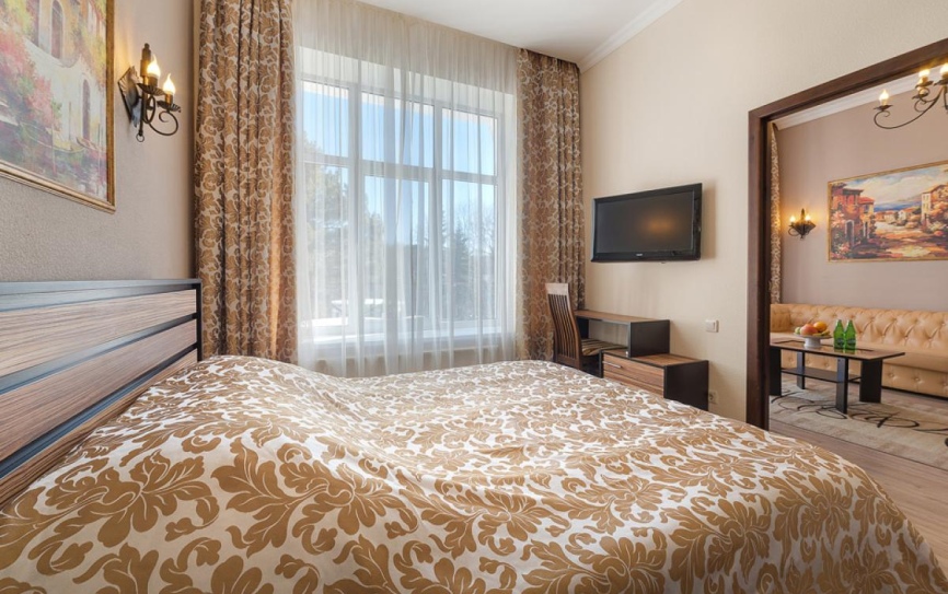 Люкс 2-местный  2-комнатный *  - 2