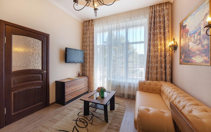 Люкс 2-местный  2-комнатный *  - 3