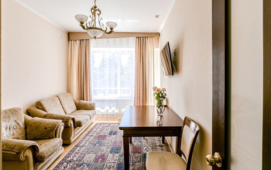 Люкс 2-местный 2-комнатный Улучшенный *  - 2