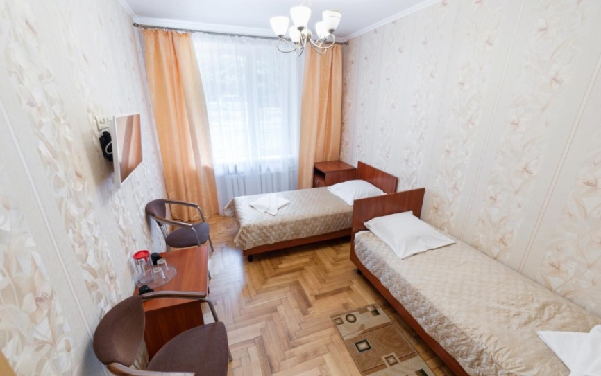 Стандартный 2-местный Стандарт *  - 1