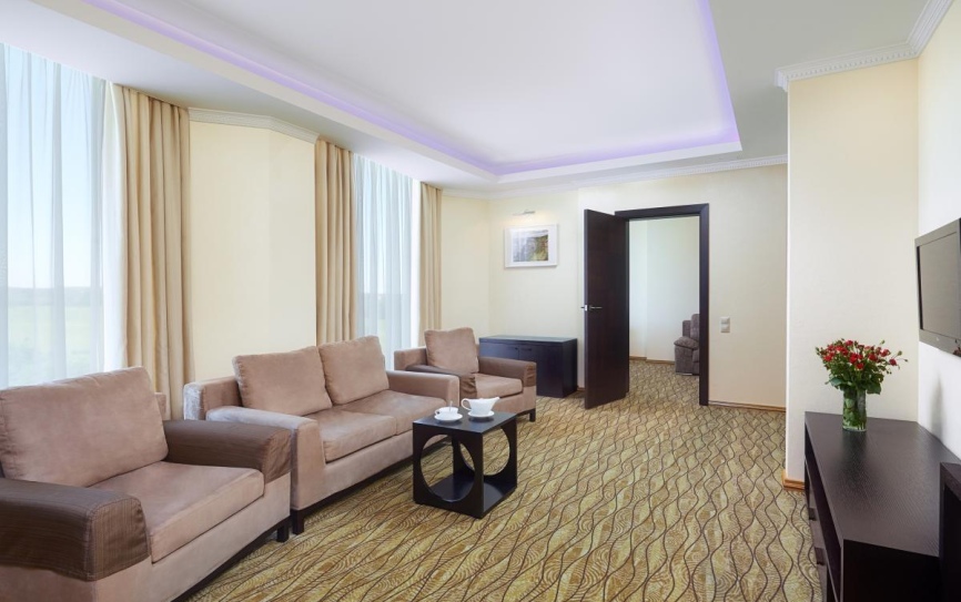 Сьют 2-местный 3-комнатный *  - 3