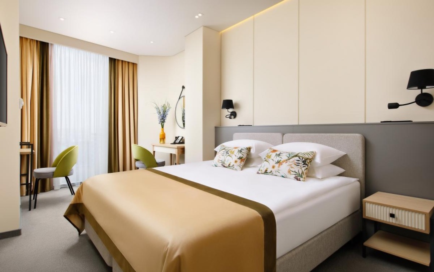 Делюкс 2-местный 2-комнатный *  - 1