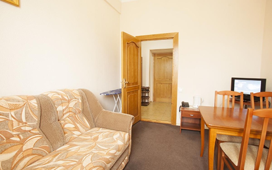 Полулюкс 2-местный 2-комнатный  *  - 2