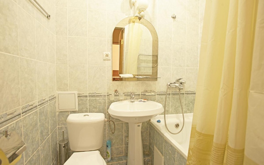 Полулюкс 2-местный 2-комнатный  *  - 3