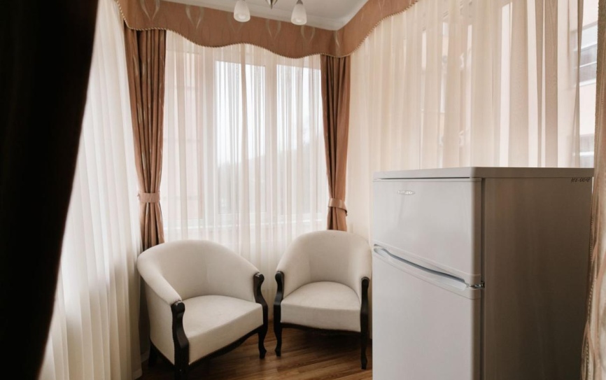 Джуниор сюит 2-местный Джуниор сюит *  - 3