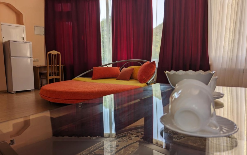 Полулюкс мансардный 1 комнатный *  - 1