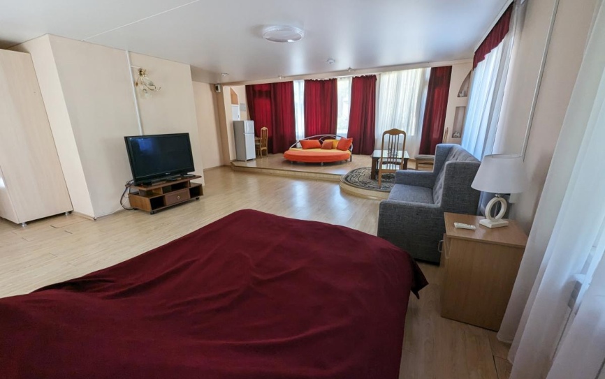 Полулюкс мансардный 1 комнатный *  - 3