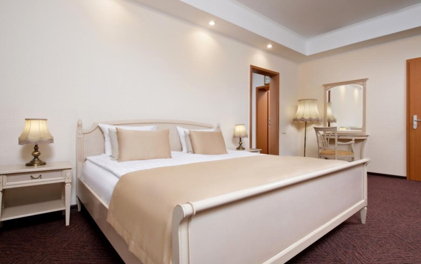 Апартаменты 2-местный 2-комнатный (92 кв. м) *  - 2