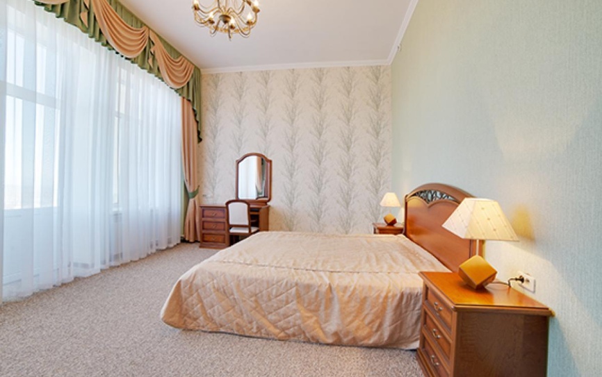 Полулюкс 2-местный 2-комнатный *  - 1