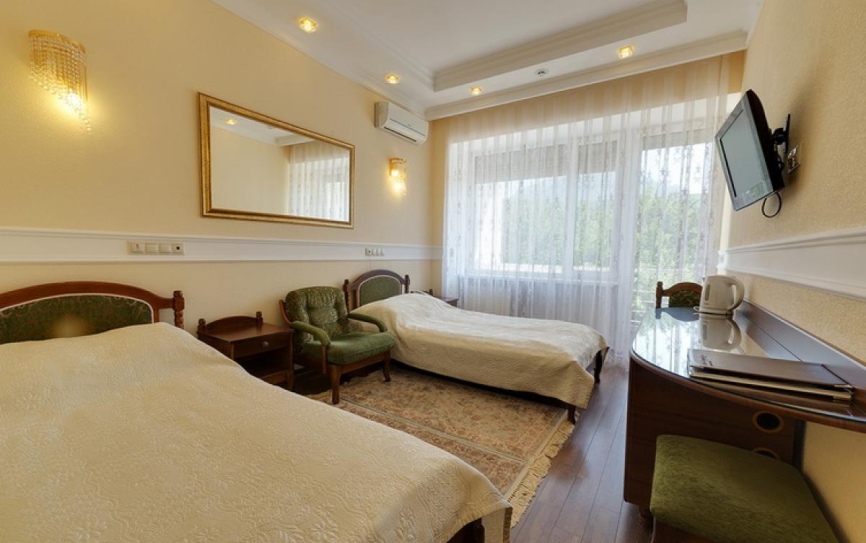 Стандартный 2-местный 1-комнатный номер в центральном корпусе *  - 1