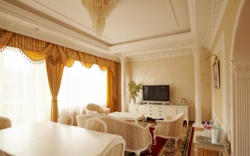 Сюит 2-местный 3-комнатный номер в центральном корпусе *  - 1