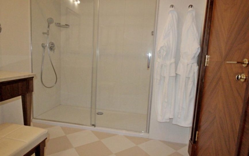 Стандарт 2-местный 1 комнатный Стандарт корпус Люкс *  - 2