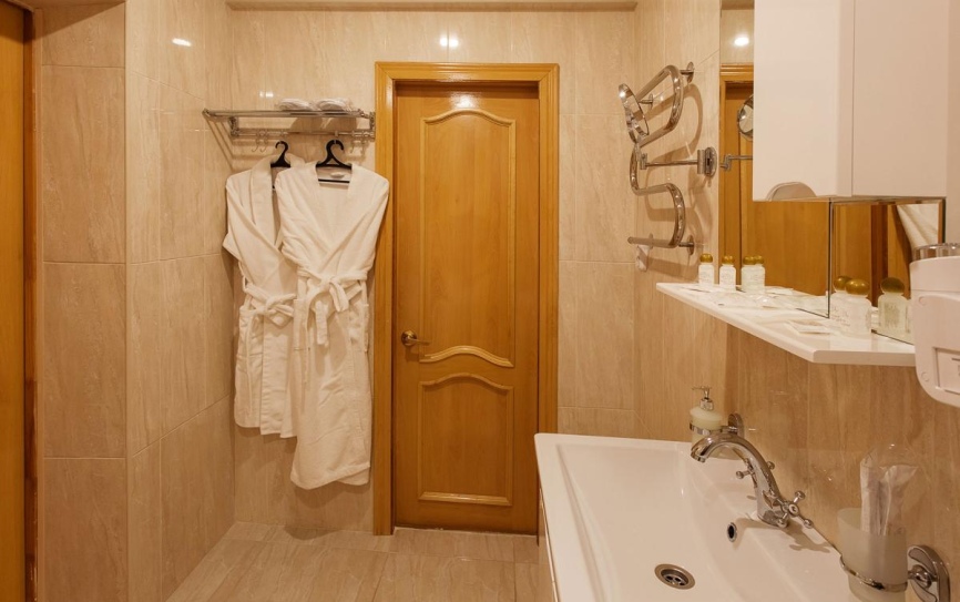 Джуниор сюит Джуниор сюит 2-местный 2 комнатный корпус 2 (ДС2м2 корпус 2) *  - 3