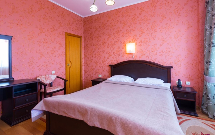 Люкс Люкс 2-местный 2-комнатный корпус 4 (Л2м2 корпус 4) *  - 1