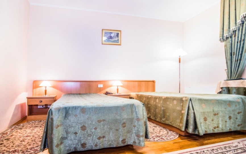 Стандарт 2-м. DBL/TWIN с/б *  - 2