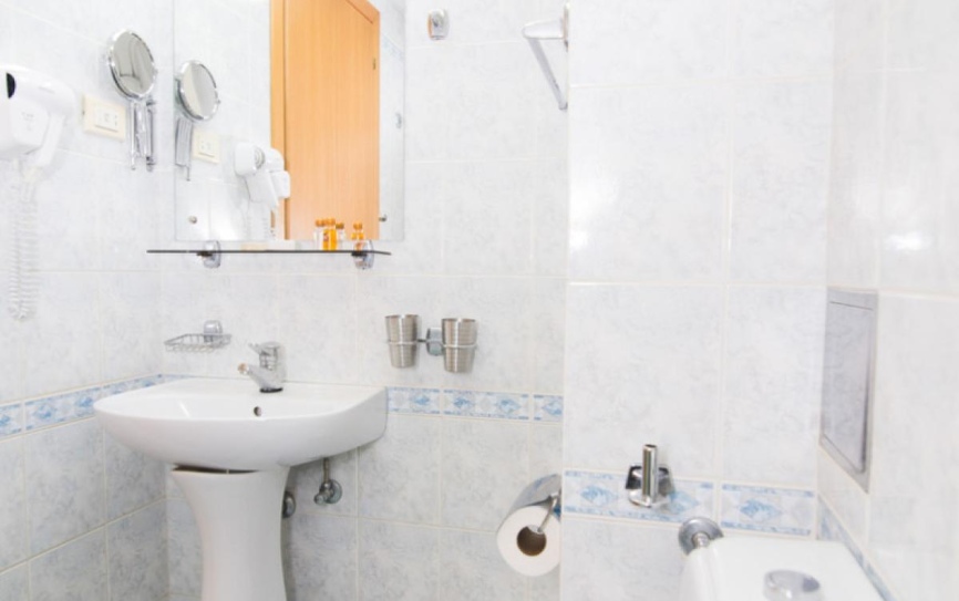 Стандарт 1-м. с балконом *  - 3