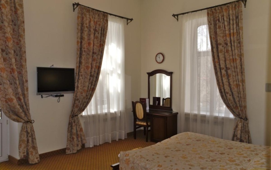 Студио 1 комнатный 2 местный номер с двухспальной кроватью (№10 корпус Б) *  - 3