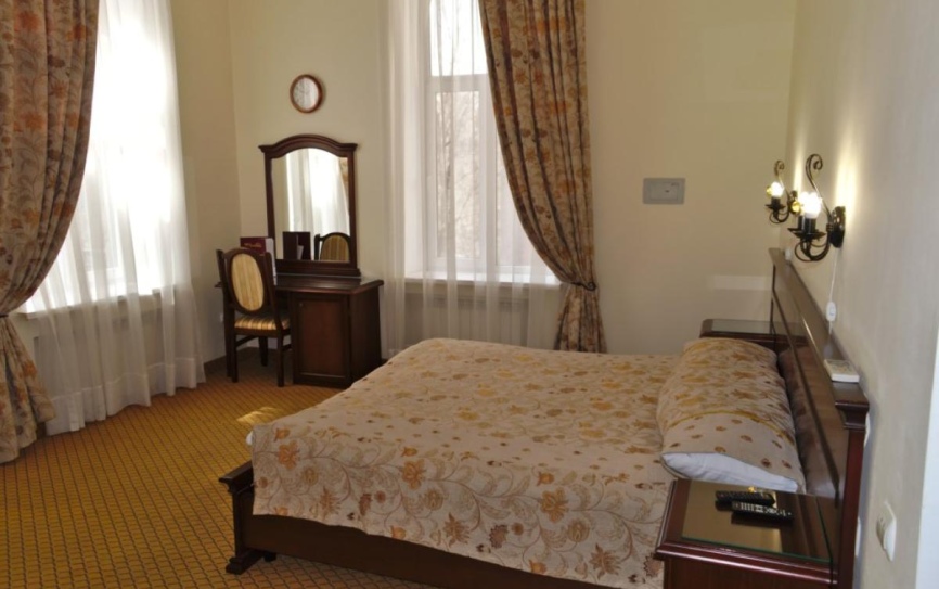 Студио 1 комнатный 2 местный номер с двухспальной кроватью (№10 корпус Б) *  - 1