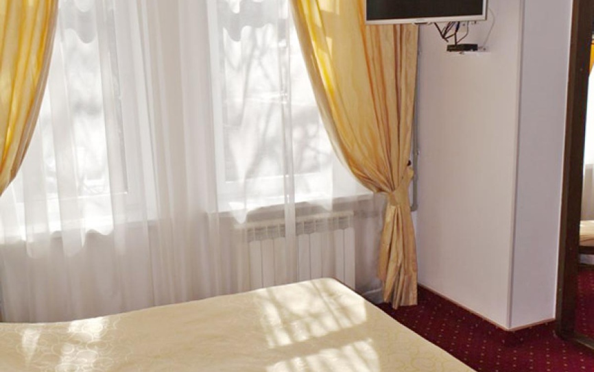 Люкс Мини-Люкс в корпусе А (№6,13,14) - двуспальная кровать *  - 2