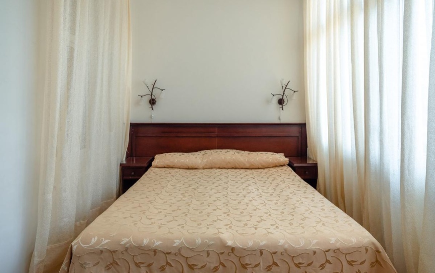 Улучшенный 2 местный №7,12 корпус Б двуспальная кровать *  - 1