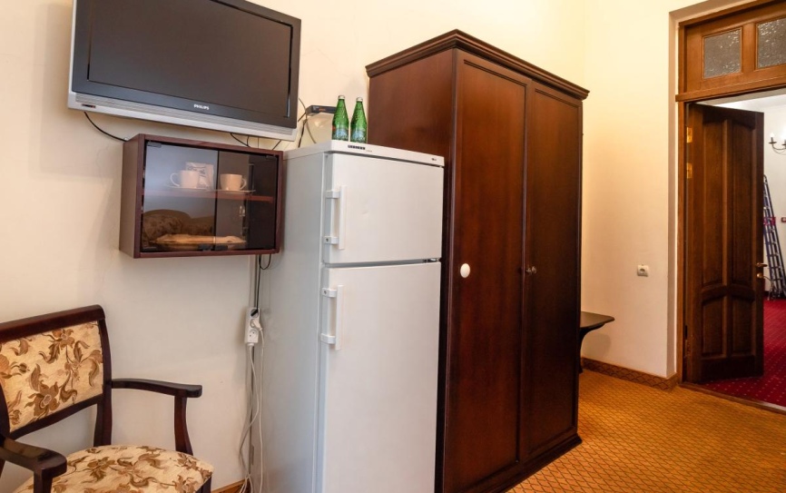 Улучшенный 2 местный №7,12 корпус Б двуспальная кровать *  - 3