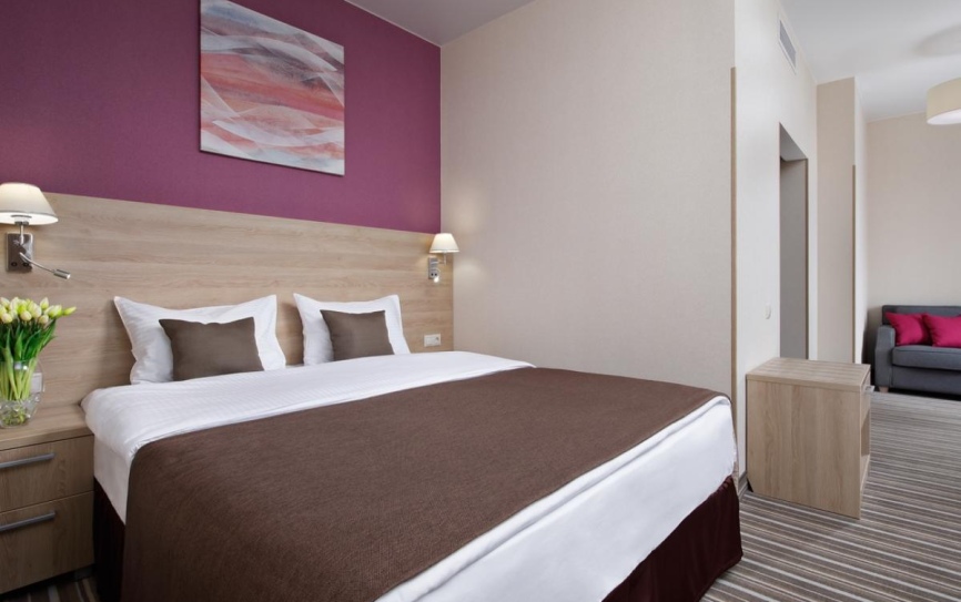 Джуниор сюит Джуниор сюит *  - 1