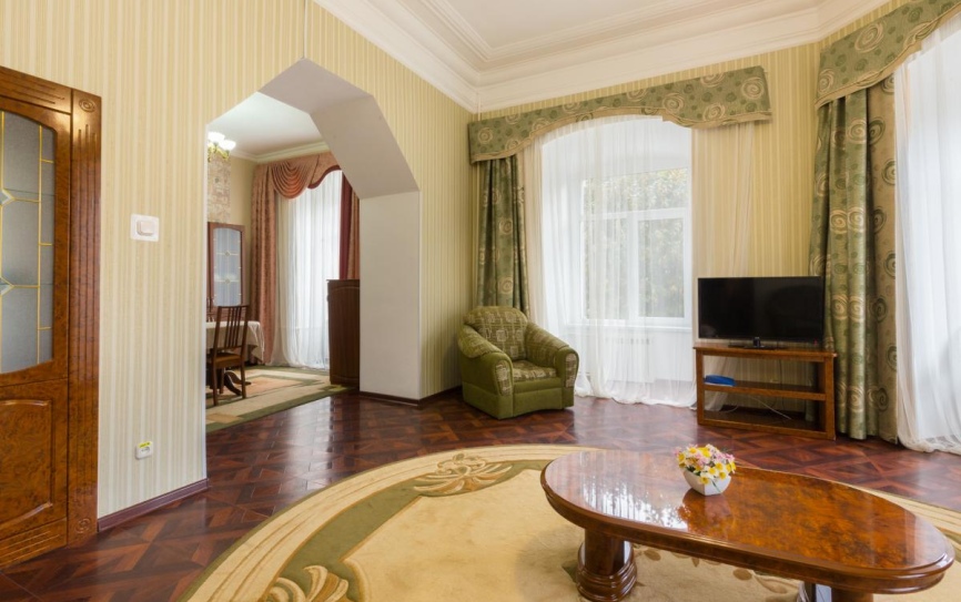 Люкс 2-местный 3-комнатный в корпусе 1 *  - 2