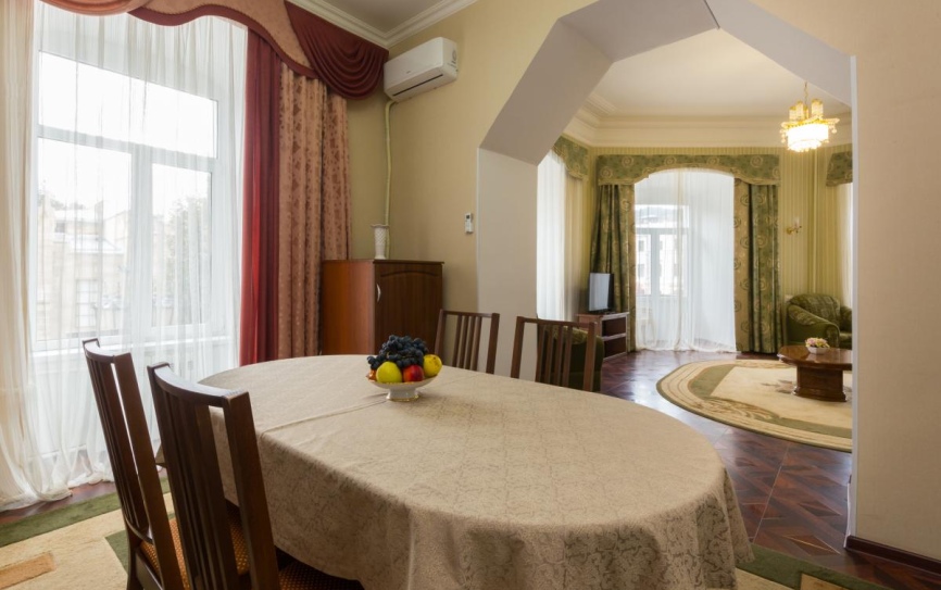 Люкс 2-местный 3-комнатный в корпусе 1 *  - 3