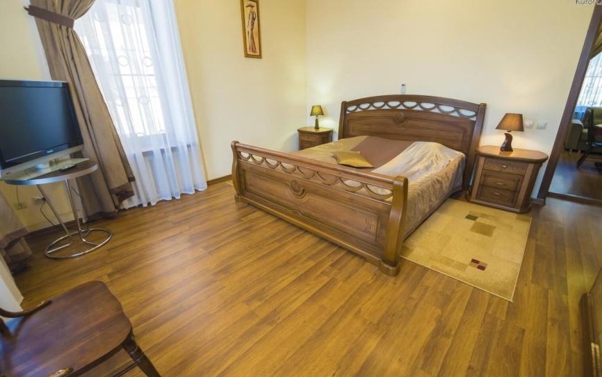 Люкс 2-местный 2-комнатный люкс *  - 1