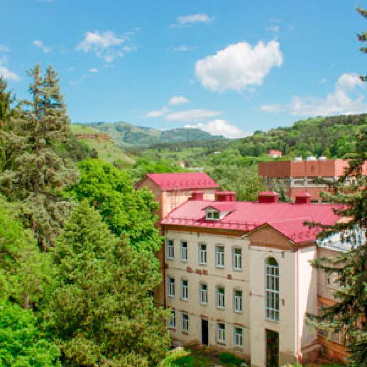 Санаторий Орион (быв. Кисловодская клиника ФГБУ СКФНКЦ ФМБА России) Кисловодск